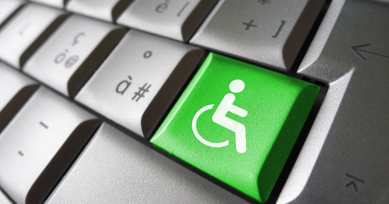 An der Tastatur - Website Nutzung mit Barrierefreiheit